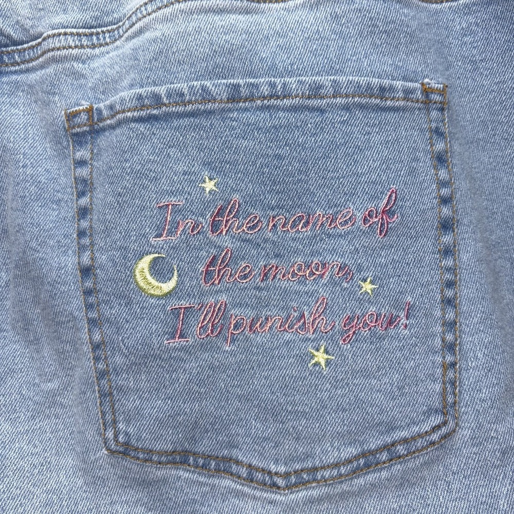 Sailor Moon Hot Topic Exclusive Embroidered Mom Jeans Size 24 Light Wash Anime - Picture 10 of 12